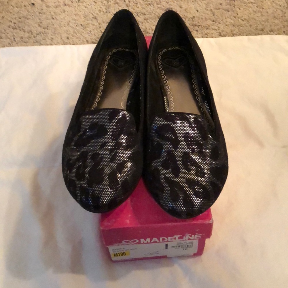 Black & Silver Leopard Print Flats!